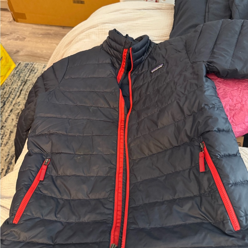 Patagonia boys XL (14) Dark Blue Jacket with Bright Red Zipper